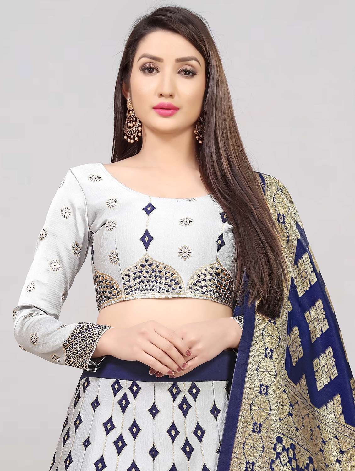 white banarasi flared lehenga - 18309430 - Standard Image - 3
