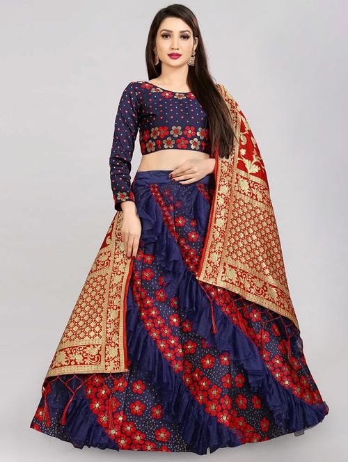 red banarasi flared lehenga - 18309443 - Standard Image - 0