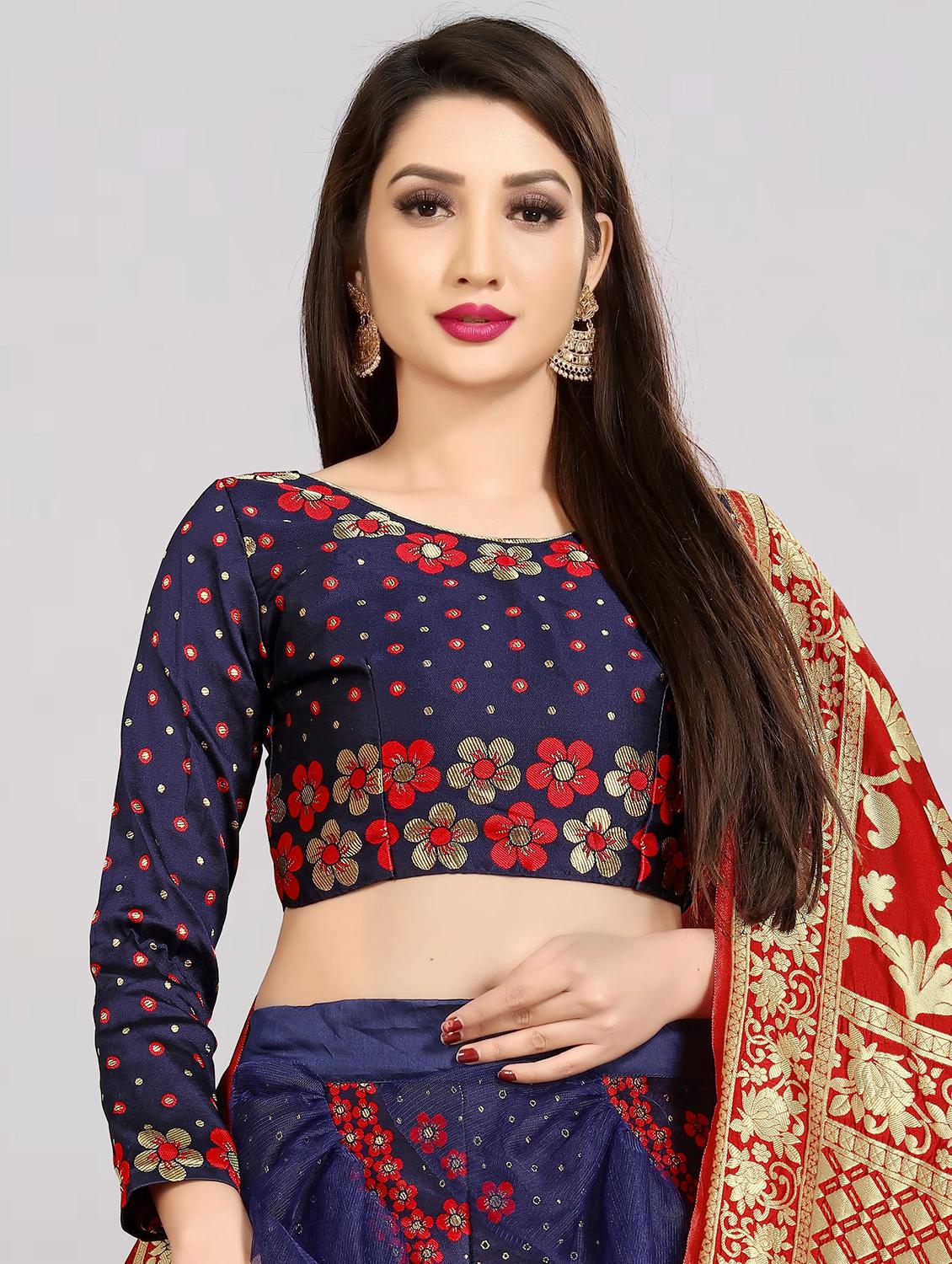 red banarasi flared lehenga - 18309443 - Standard Image - 3