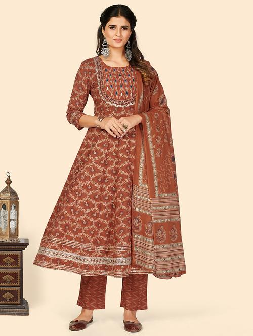 brown printed suit set - 18325423 - Standard Image - 0