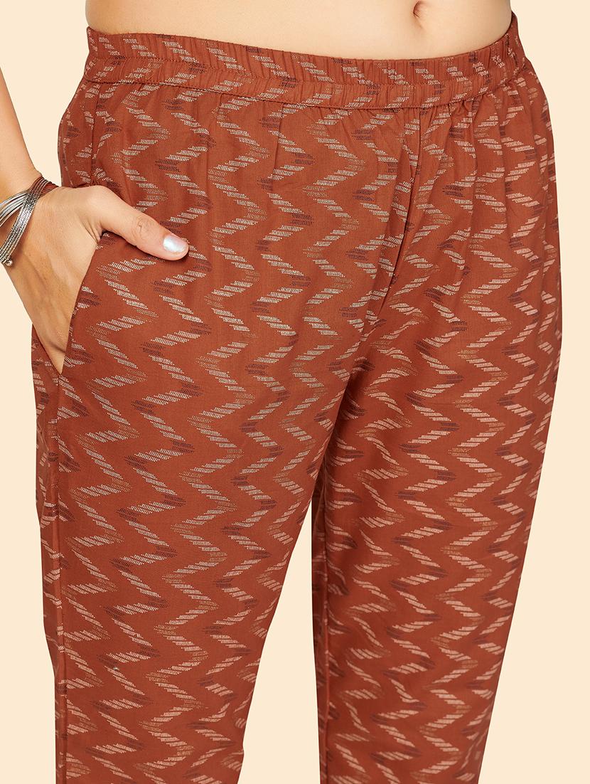 brown printed suit set - 18325423 - Standard Image - 3