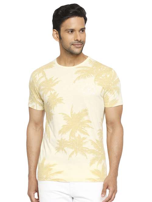 yellow printed t-shirt  - 18329913 -  Standard Image - 0