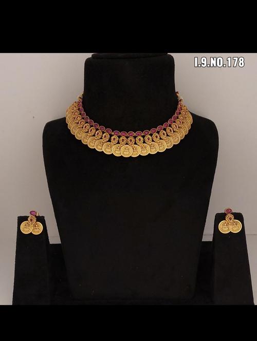 necklace set  - 18334588 -  Standard Image - 0