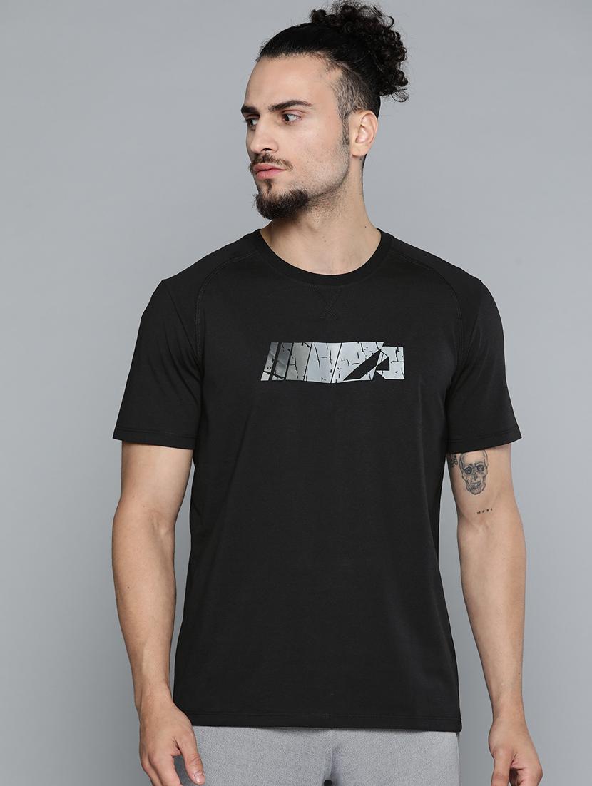 black chest print t-shirt - 18334850 - Zoom Image - 0
