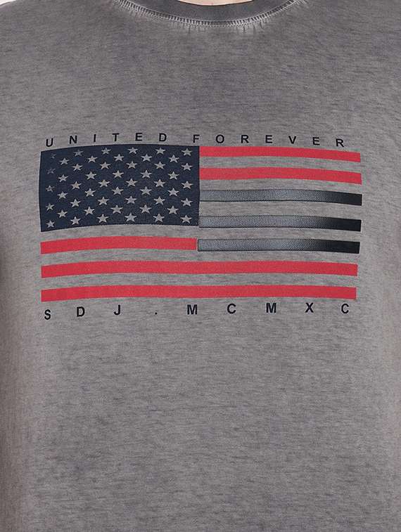 grey chest print t-shirt - 18335856 -  Standard Image - 3