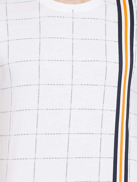 white check t-shirt - 18335891 -  Standard Image - 3