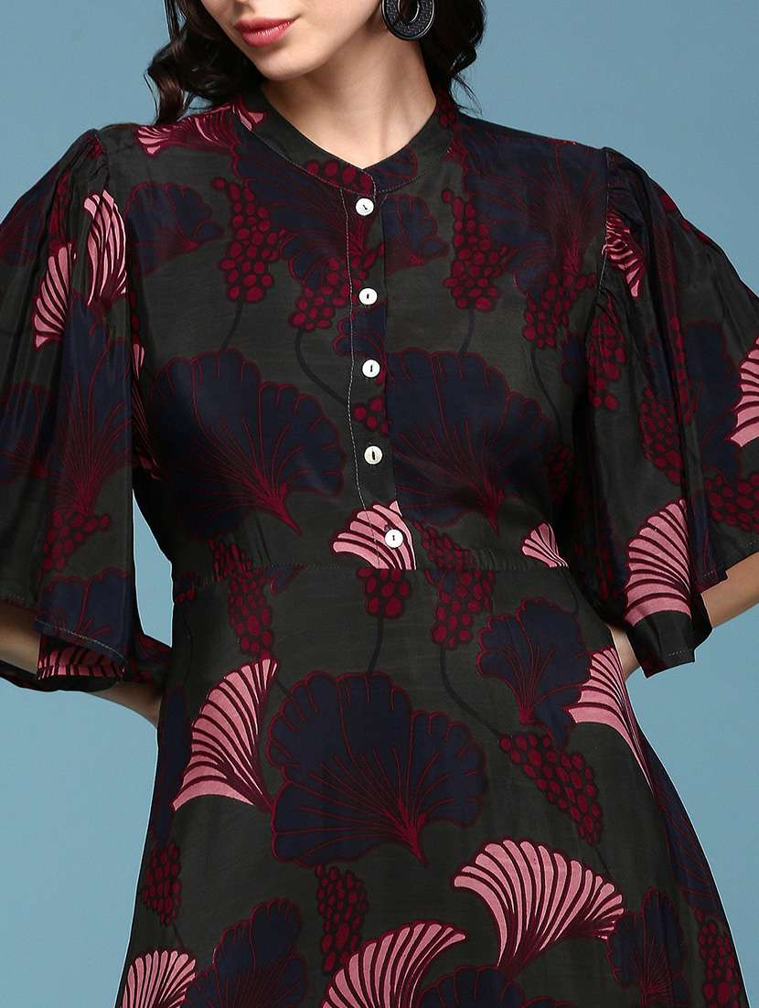 mandarin neck printed flared dress - 18337329 -  Standard Image - 5