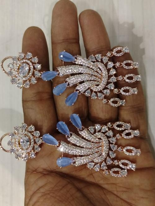 earrings for girls  - 18337512 -  Standard Image - 0