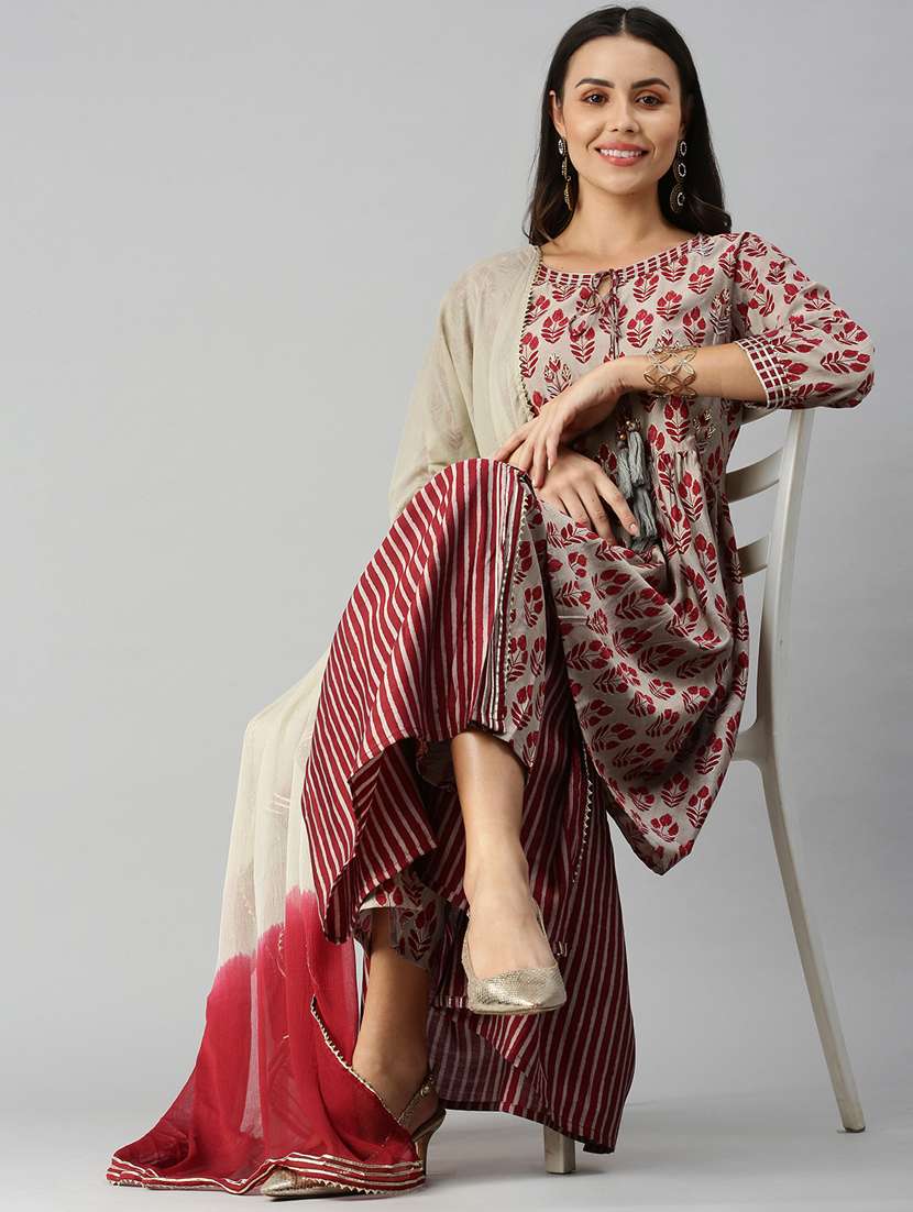 women printed kurta sharara set with dupatta - 18338297 - Standard Image - 3