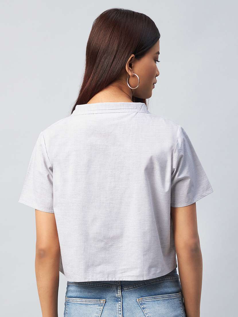short sleeved solid crop shirt - 18342587 - Standard Image - 3