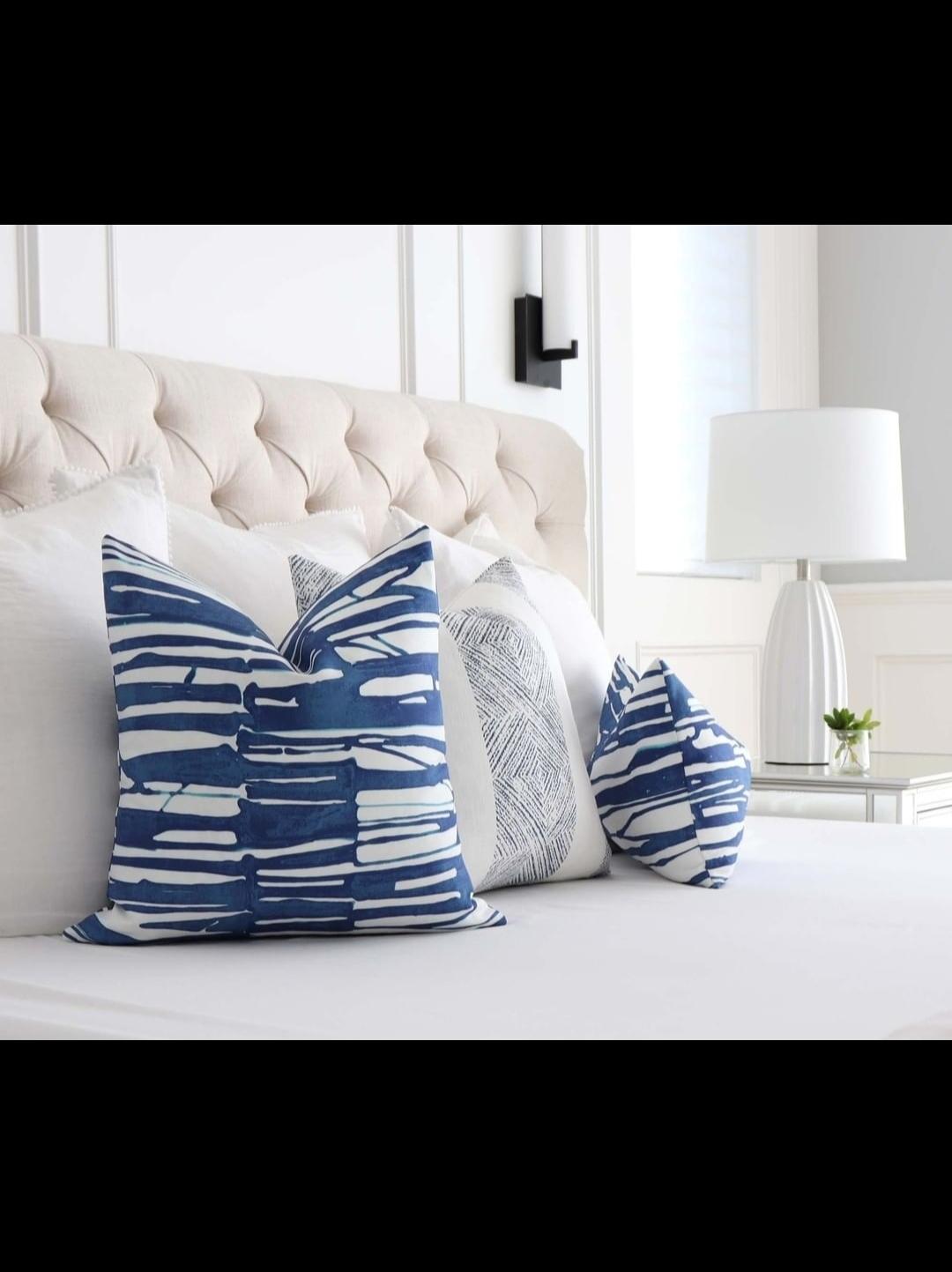 sofa pillow - 18342685 - Zoom Image - 0