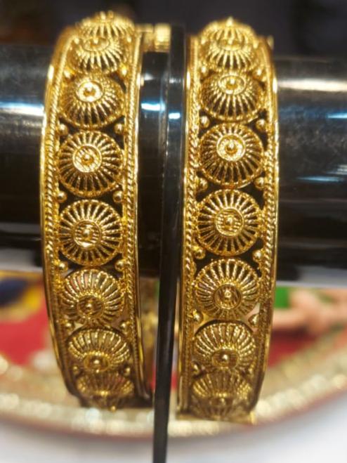 gold plated bangle set - 18342696 - Zoom Image - 0