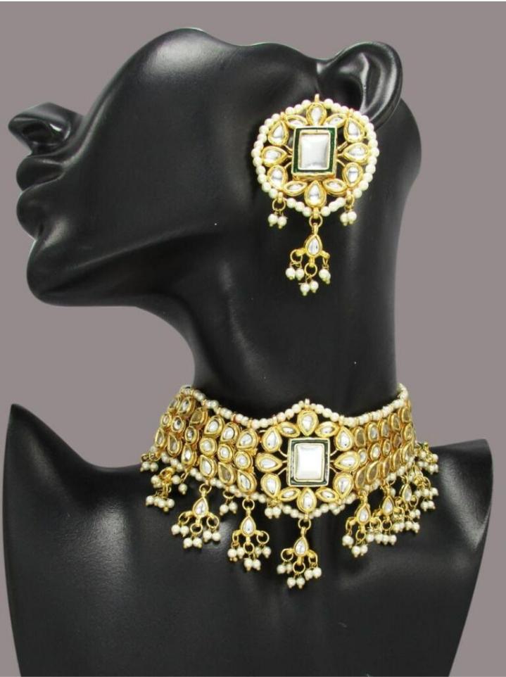 kundan menakari necklace with earrings  - 18342965 -  Zoom Image - 0