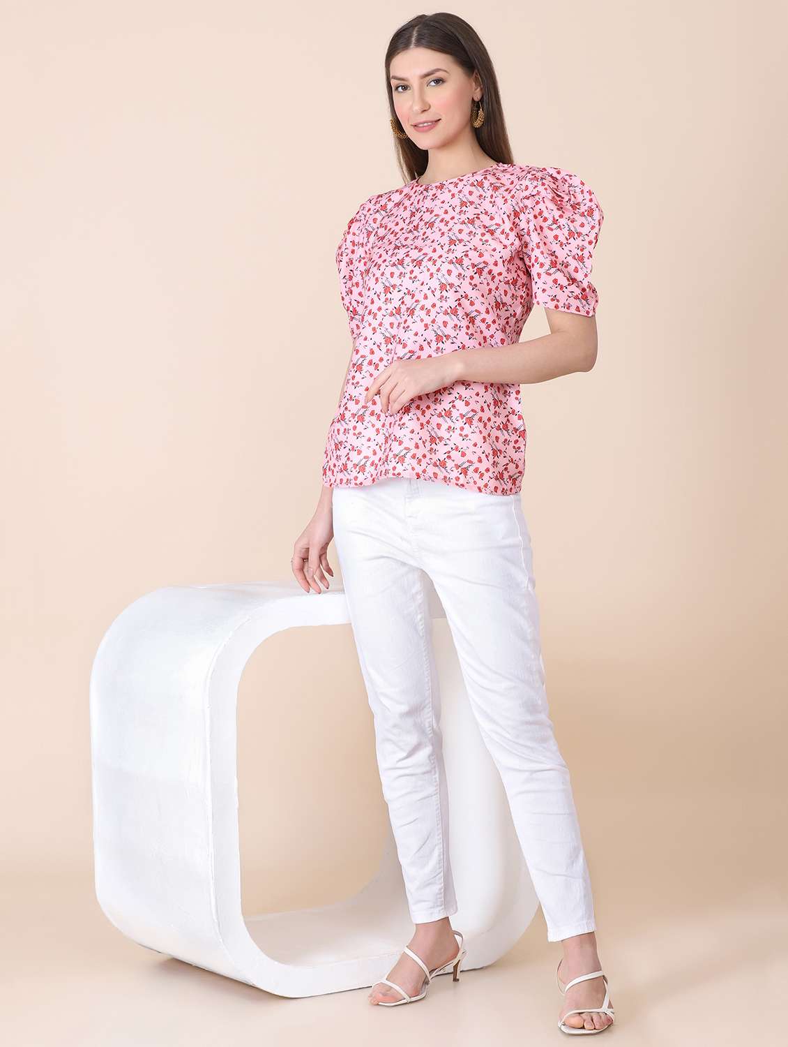 round neck floral print top - 18346892 - Standard Image - 3