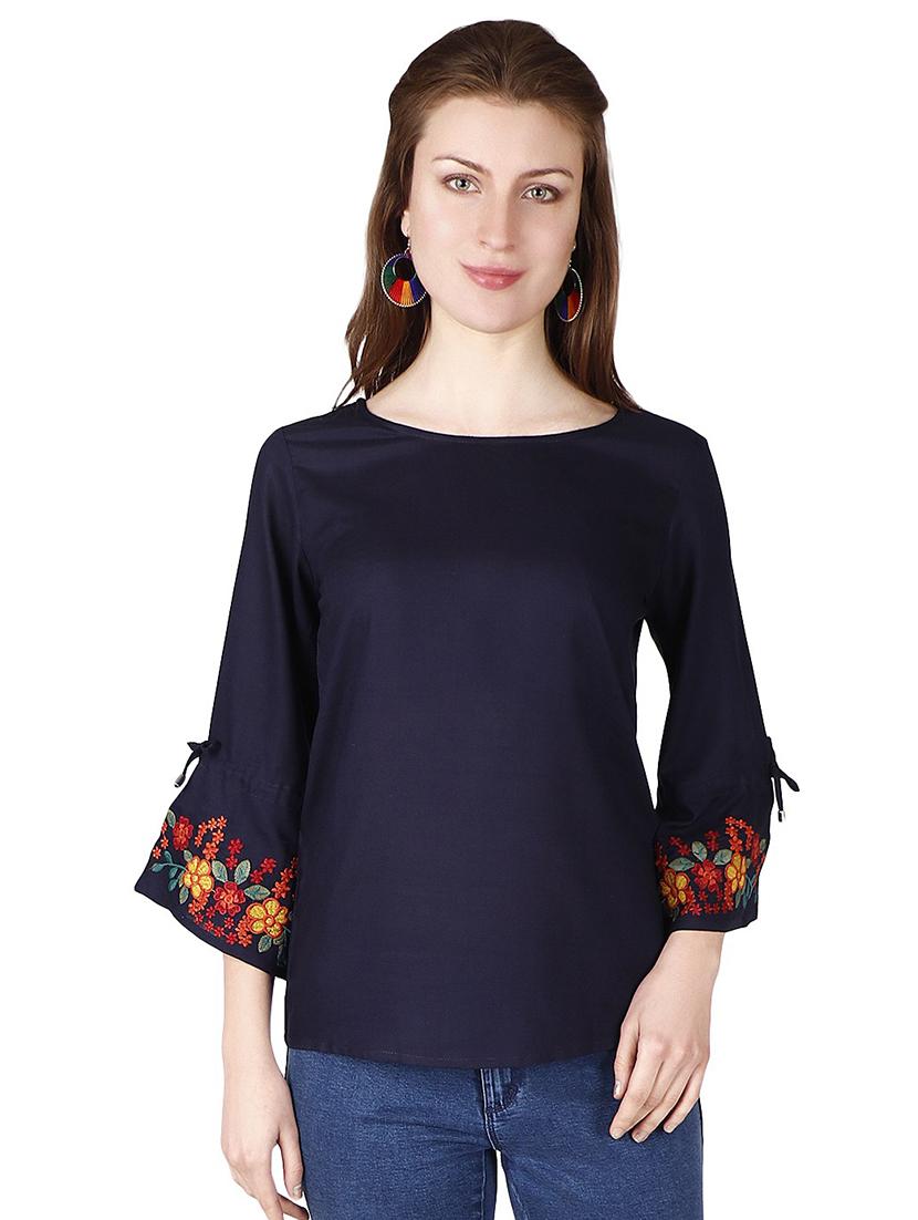 round neck solid top - 18349210 - Zoom Image - 0