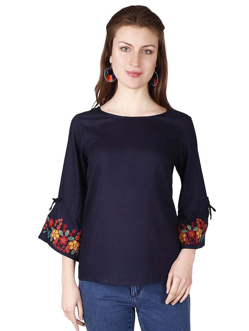 round neck solid top - 18349211 - Zoom Image - 0