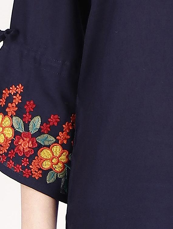 round neck solid top - 18349211 - Standard Image - 3