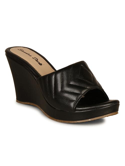 casual wedges - 18355857 -  Standard Image - 0