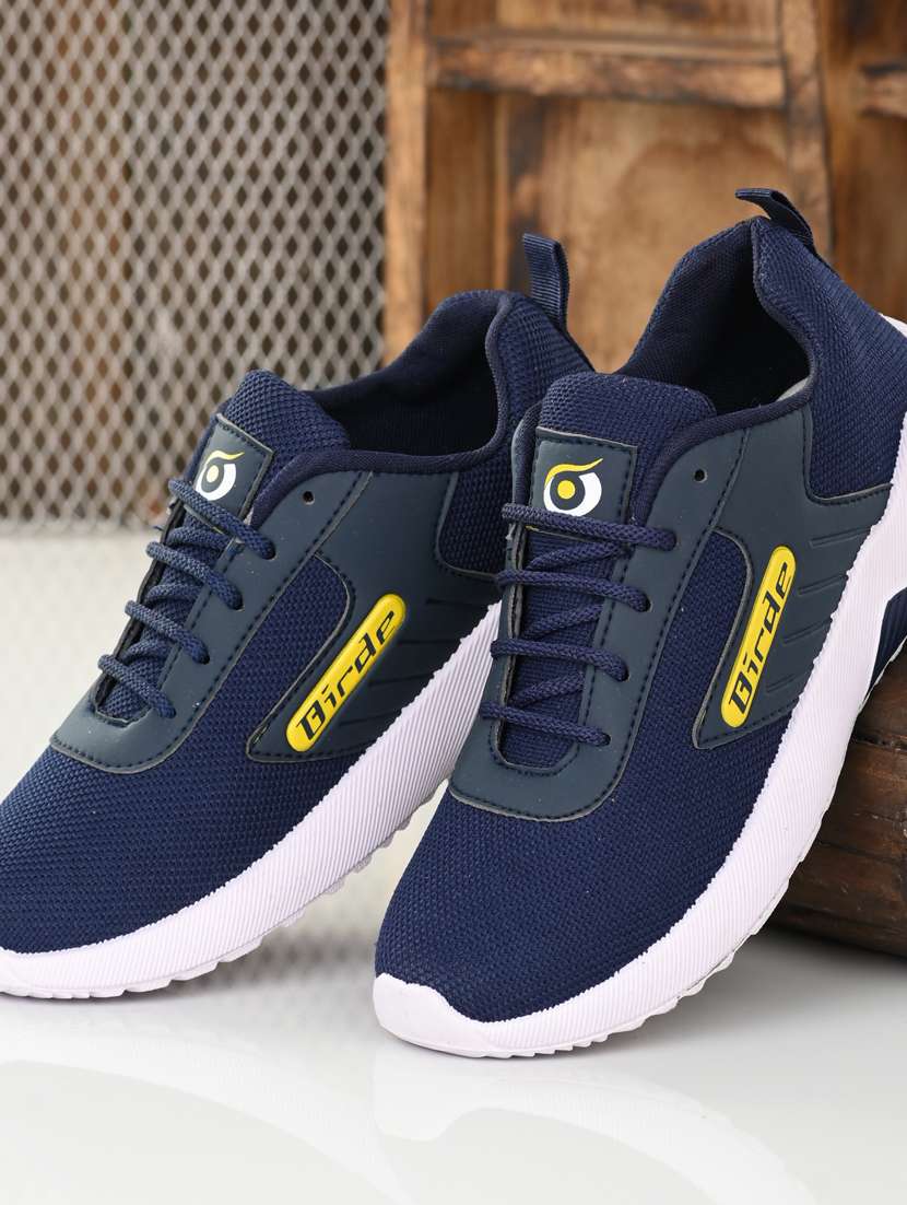 men lace up sport shoes - 18367395 -  Standard Image - 5