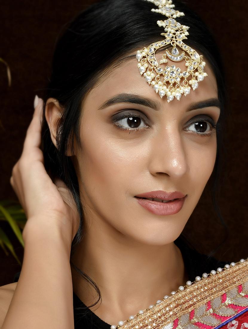 gold tone stone studded maang teeka - 18373749 - Standard Image - 3