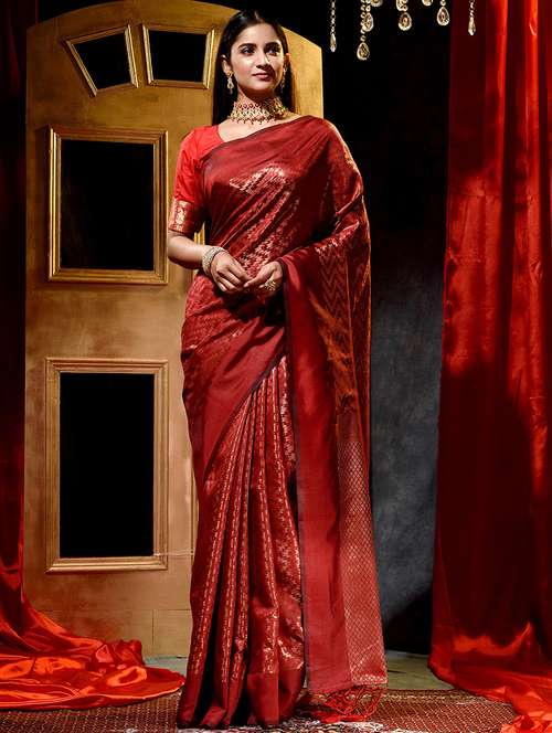 maroon silk blend banarasi saree with blouse - 18378112 -  Standard Image - 0