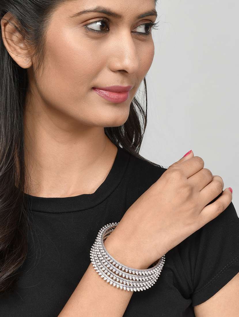 Set Of 4 Silver Toned Oxidized Bangles