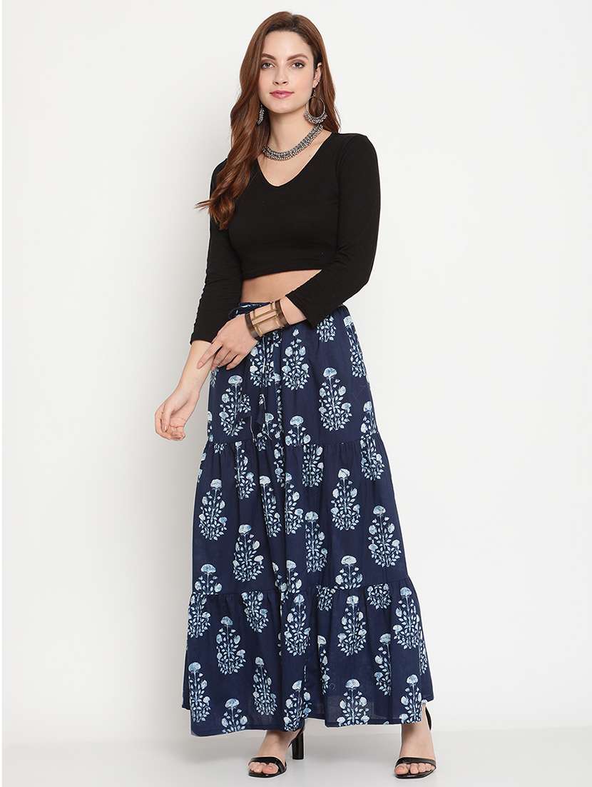 mid rise floral flared skirt - 18386215 - Standard Image - 3
