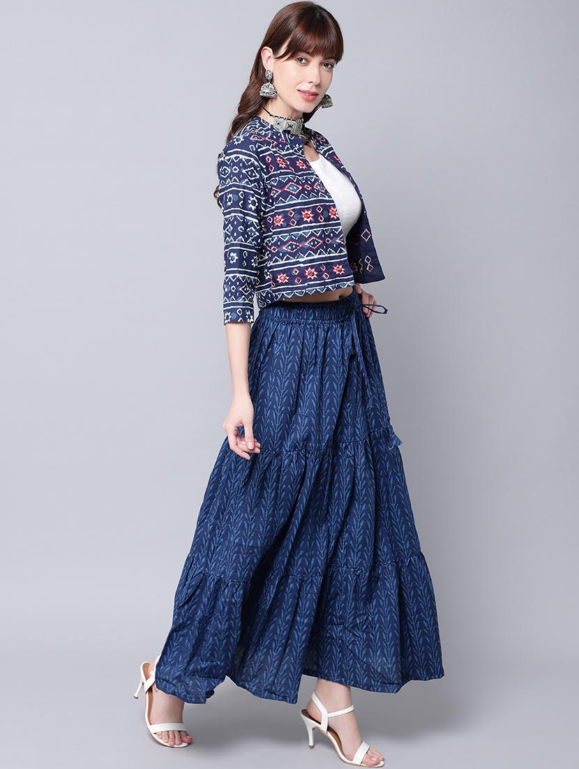 mid rise floral flared skirt - 18386221 - Standard Image - 3