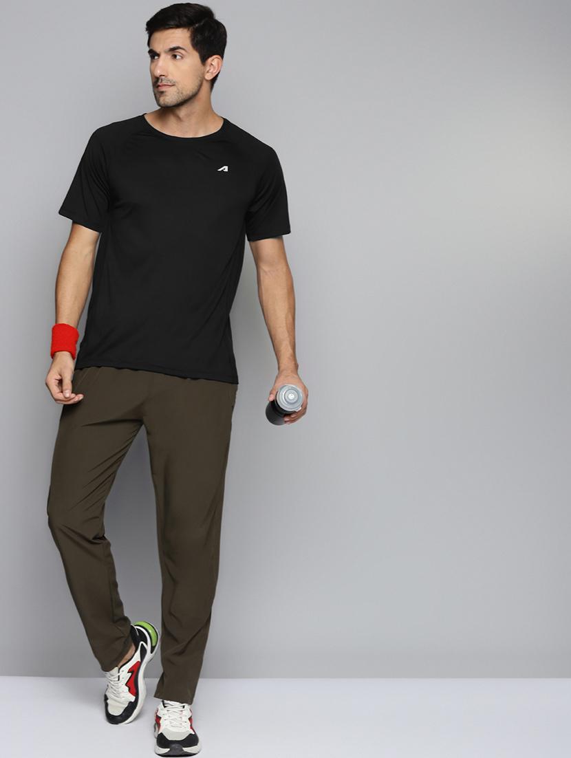 black solid t-shirt - 18387144 - Standard Image - 3