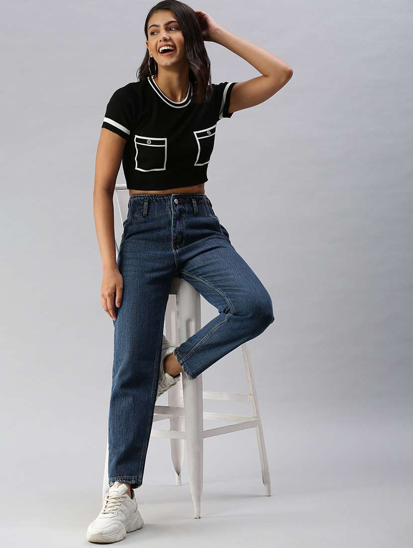 contrast detail solid crop top  - 18392220 -  Standard Image - 3