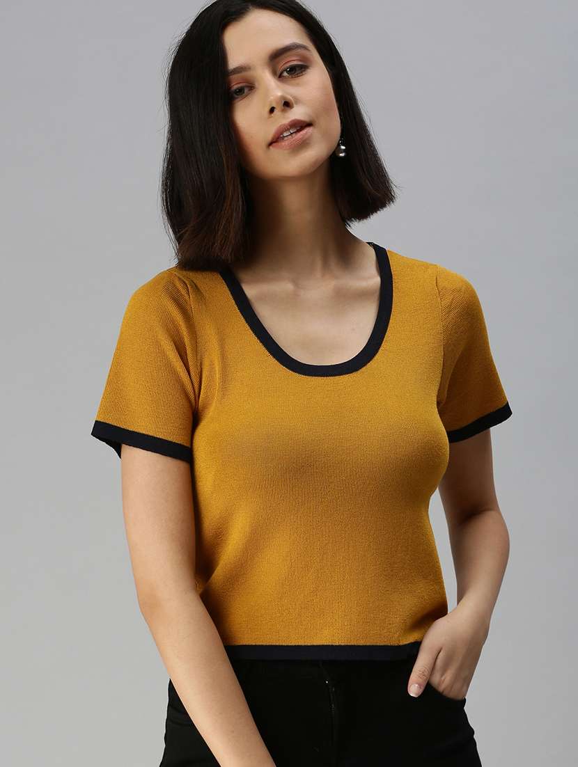 women's straight scoop neck top