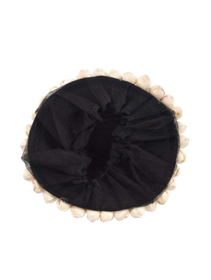 mogra beni rose centre bun juda cover - 18395846 -  Standard Image - 3