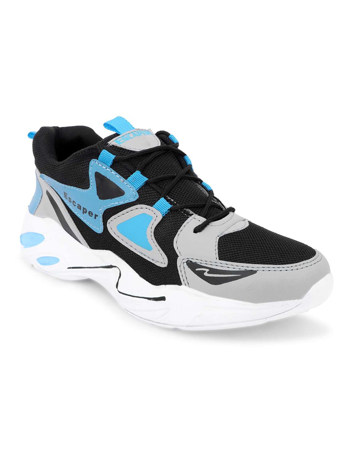men lace up sports shoes