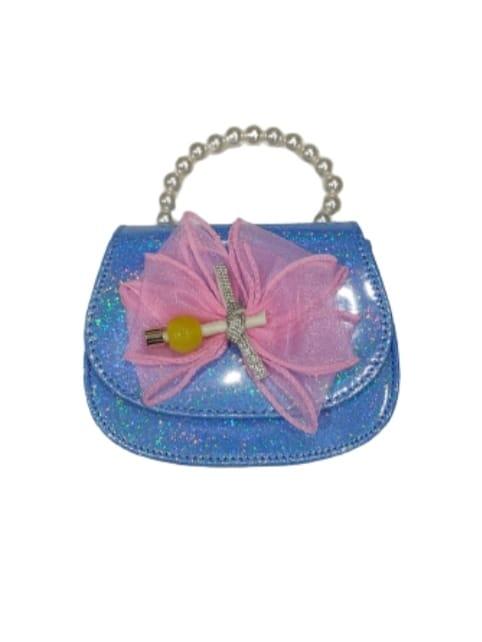 kids hand purse - 18411475 - Zoom Image - 0