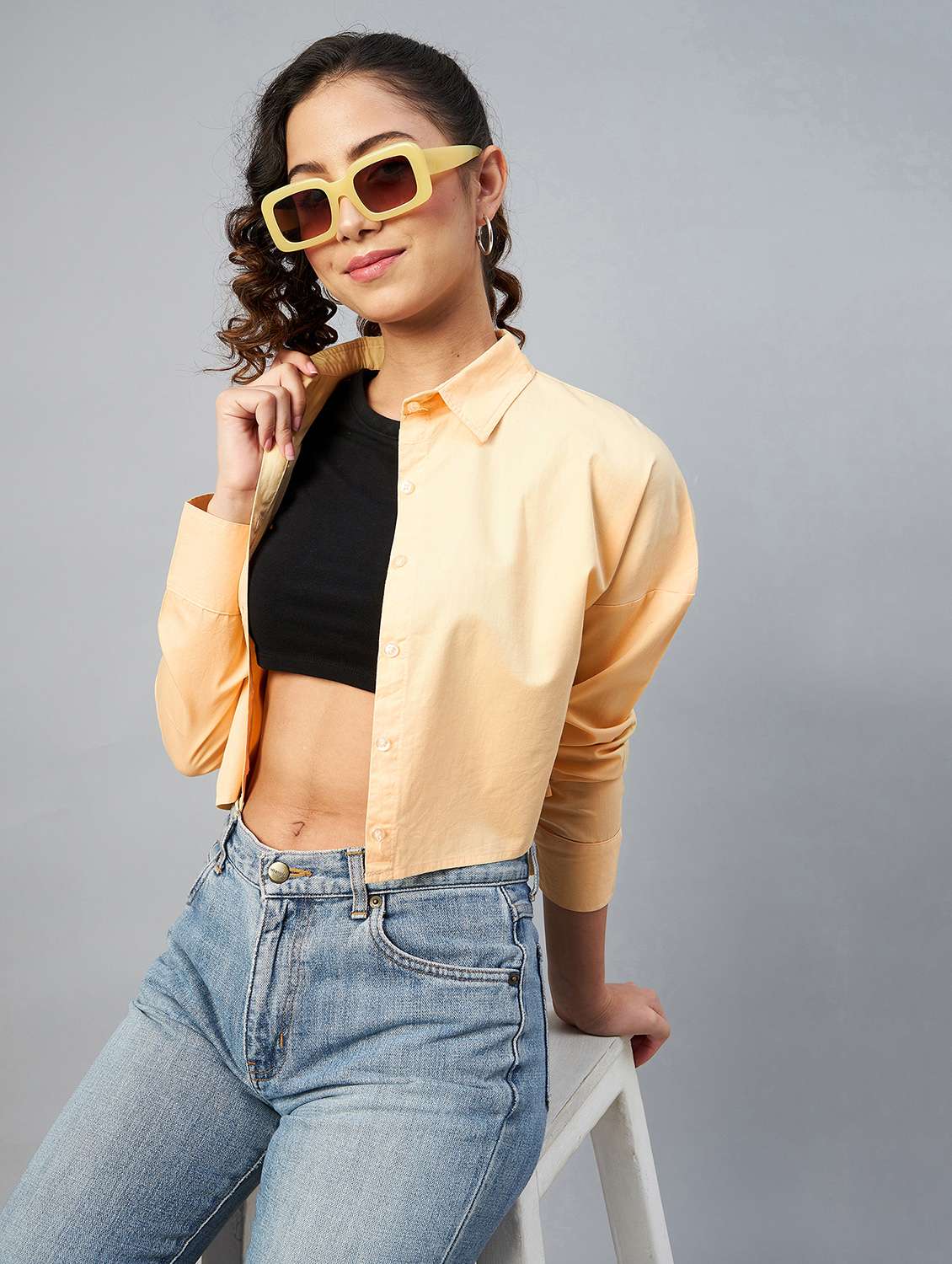 long sleeved solid crop shirt - 18413746 - Standard Image - 3