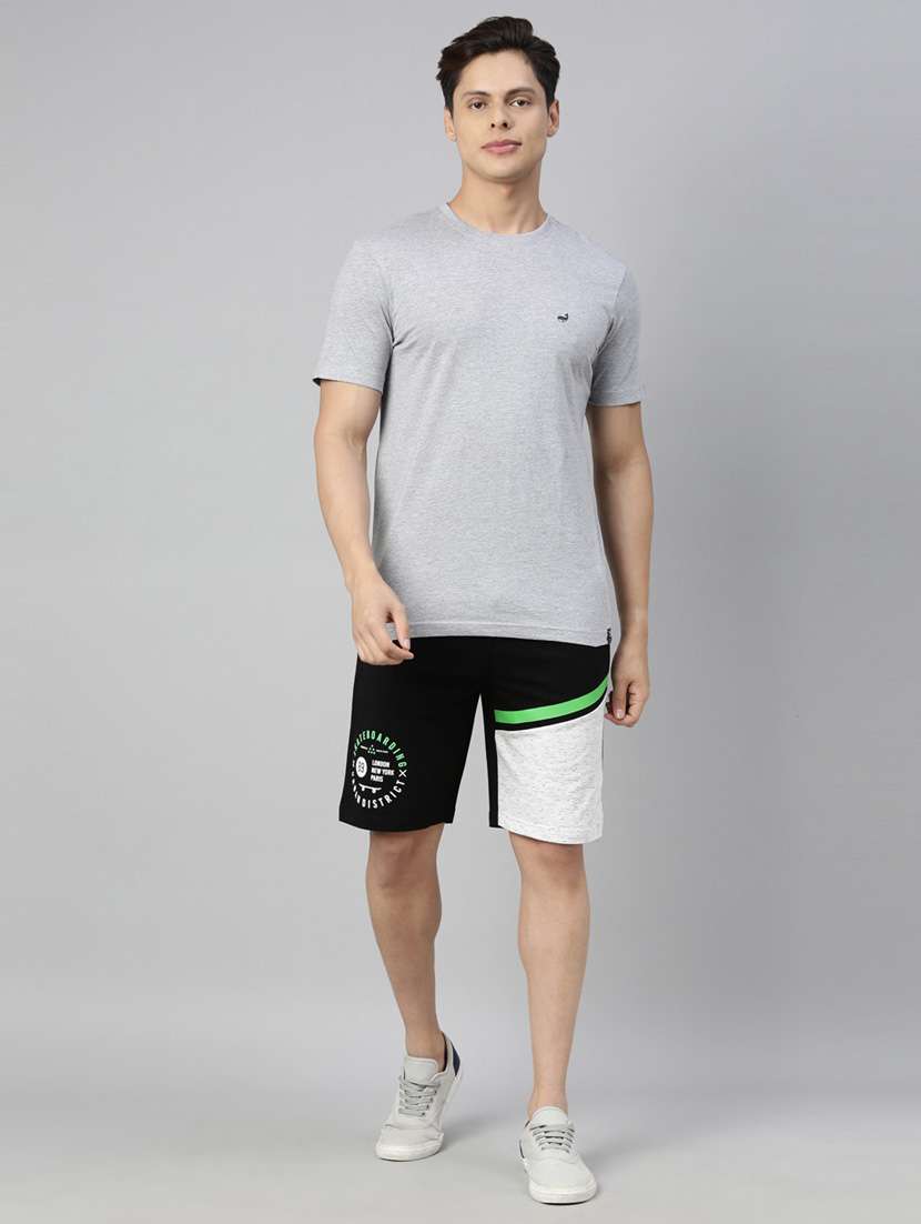 black color-blocked short - 18414458 -  Standard Image - 3