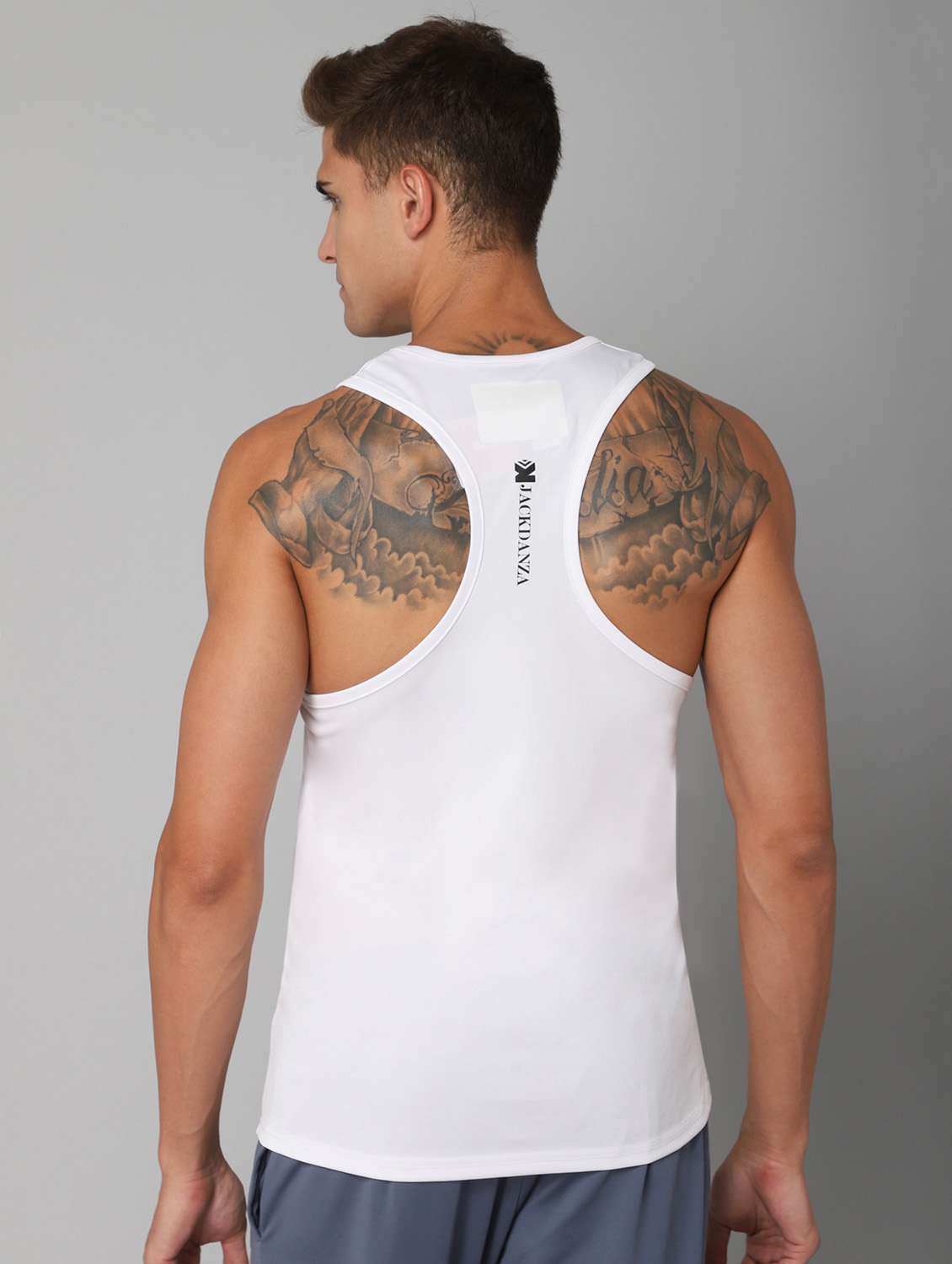 white solid vest - 18420380 - Standard Image - 3