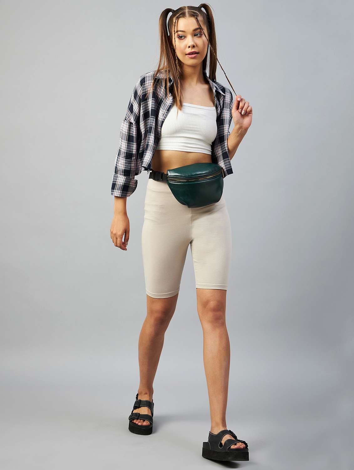 long sleeved checkered crop shirt - 18426991 -  Standard Image - 3