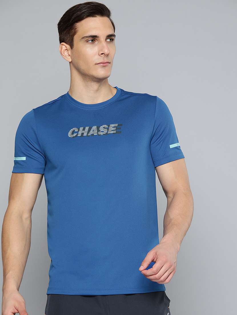 blue chest print t-shirt
