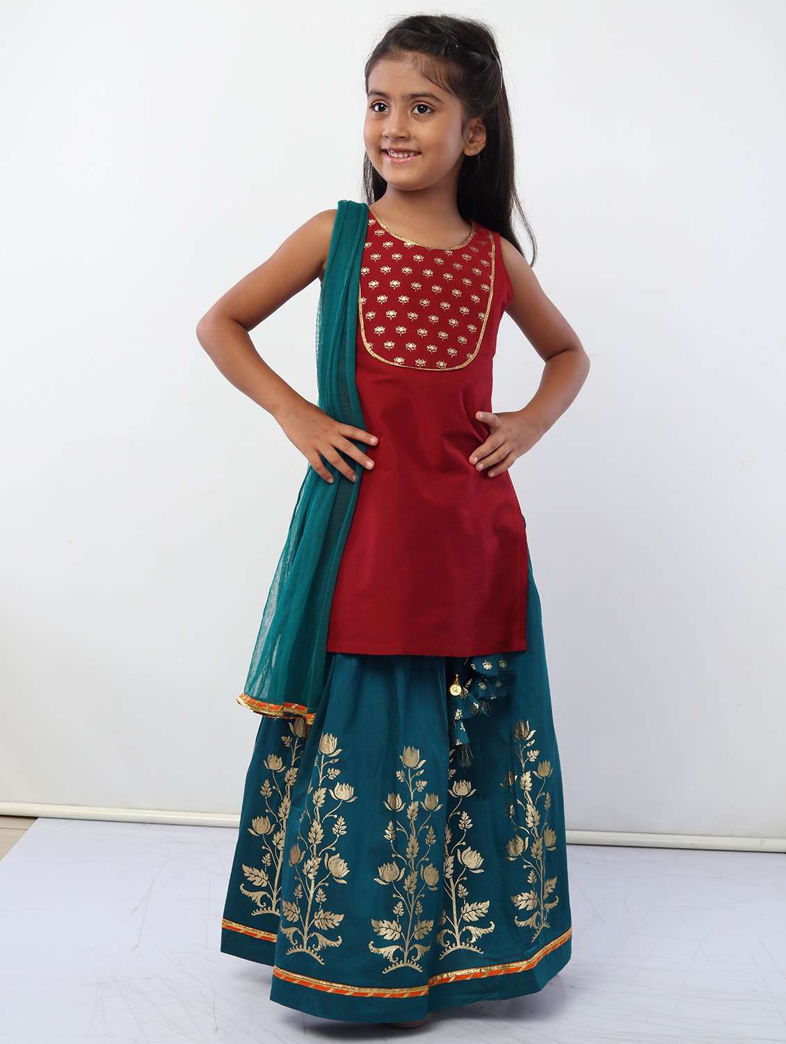 girls maroon foil print kurta skirt set with dupatta