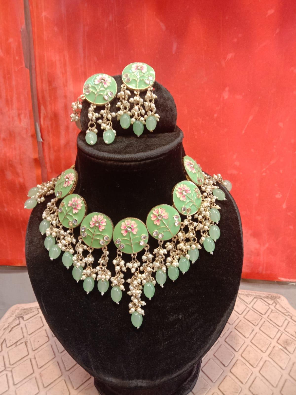 green metal choker necklace with earring - 18447542 - Zoom Image - 0