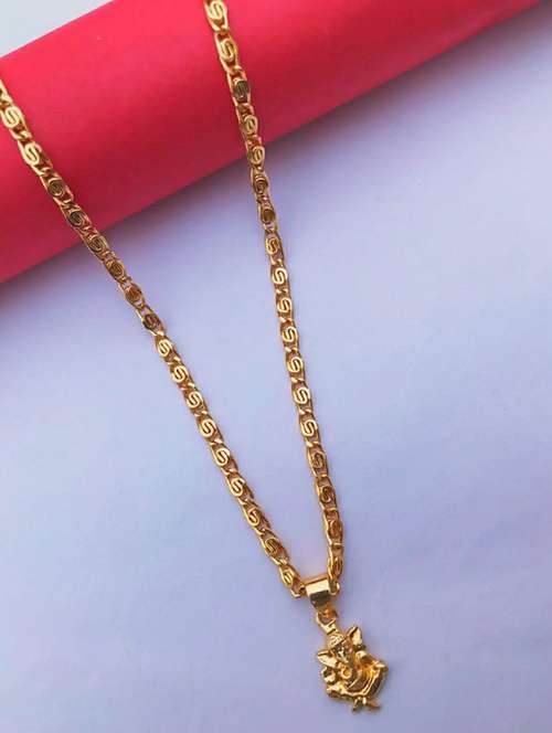 gold plated chain pendant - 18450853 -  Standard Image - 0