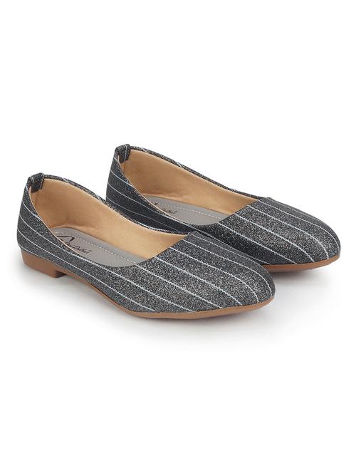 black slip on mojari - 18463308 - Standard Image - 0