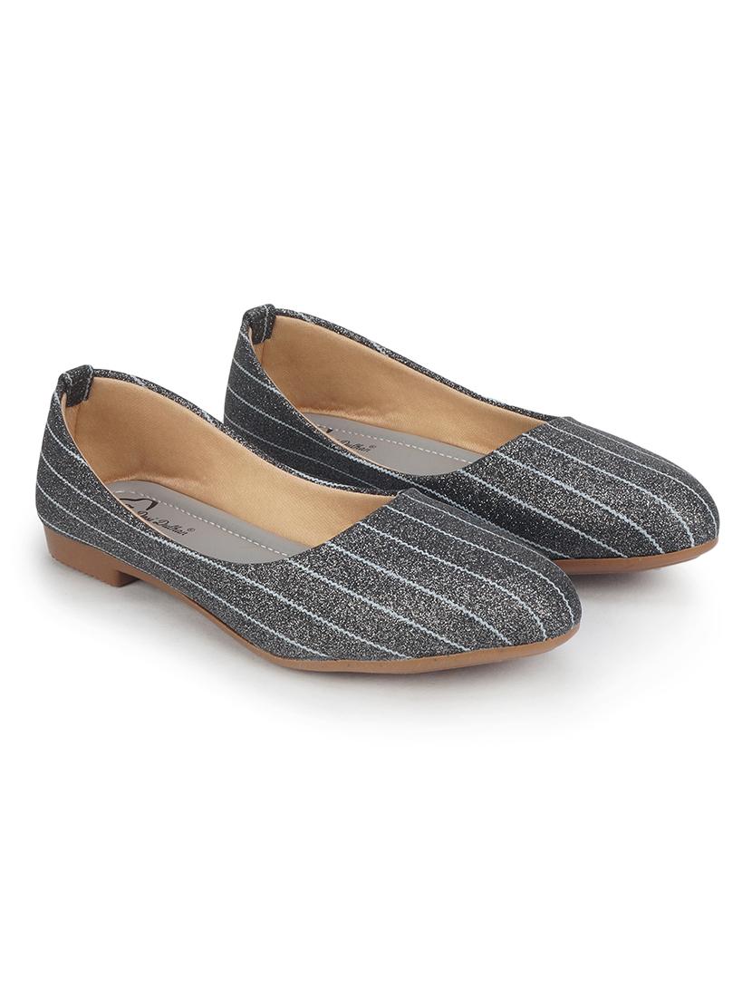 black slip on mojari - 18463308 - Zoom Image - 0