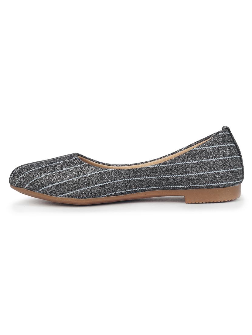 black slip on mojari - 18463308 - Standard Image - 3