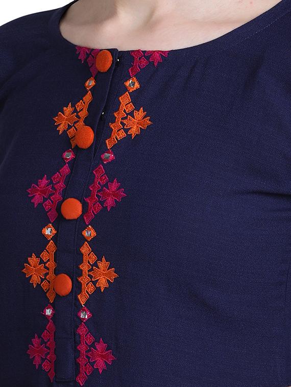 embroidered straight kurta - 18467541 - Standard Image - 3