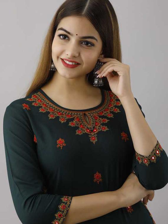embroidered straight kurta - 18477986 - Standard Image - 3