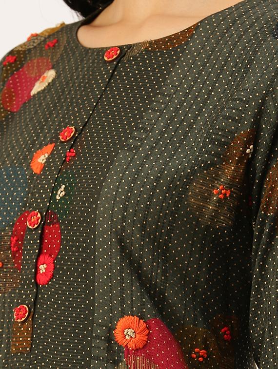 embroidered straight kurta - 18480678 - Standard Image - 3
