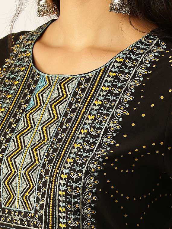 women three quarter sleeve kurta pant with dupatta set - 18480930 -  Standard Image - 3