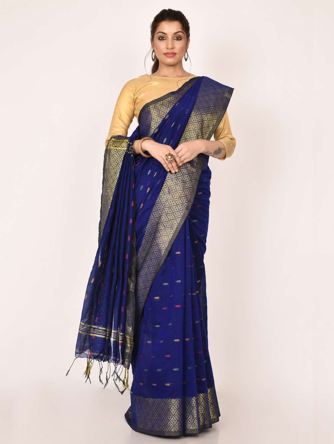 golden zari work handloom saree with blouse